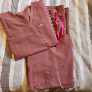 Like New! Mauve FIGS